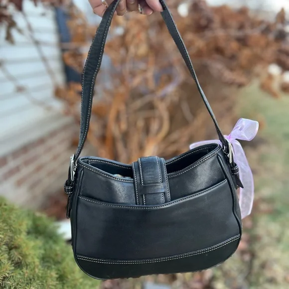 Coach Hampton Black Leather Shoulder Bag ๐ค Y2K - Picture 2 of 16